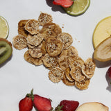 Banana chips with sesame seeds